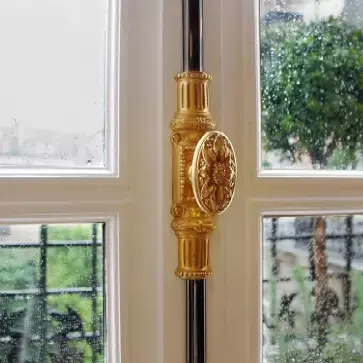 Rénovation de crémones anciennes